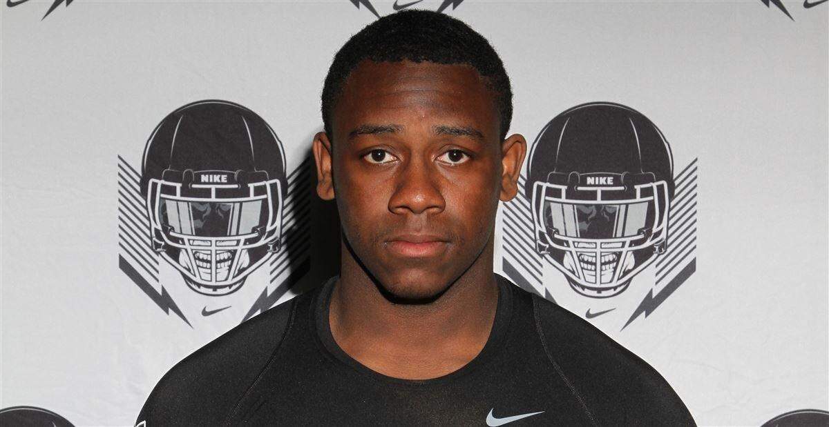 Dallas South Oak Cliff 3-star LB Derrion Clark