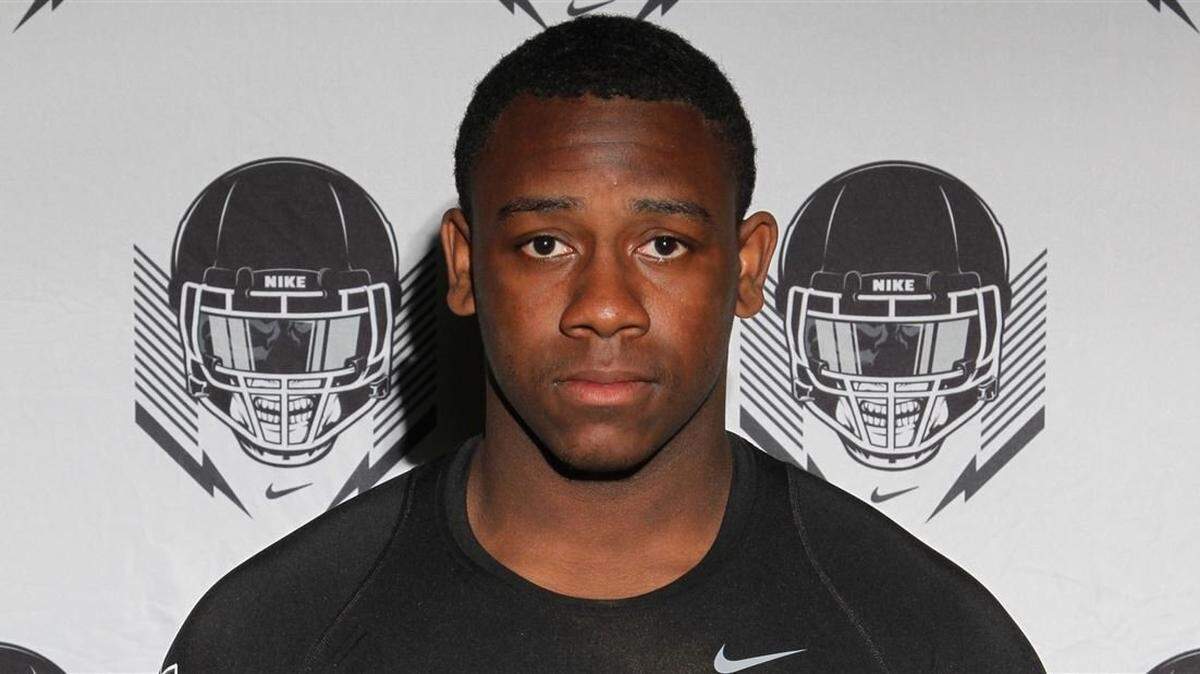 Dallas South Oak Cliff 3-star LB Derrion Clark