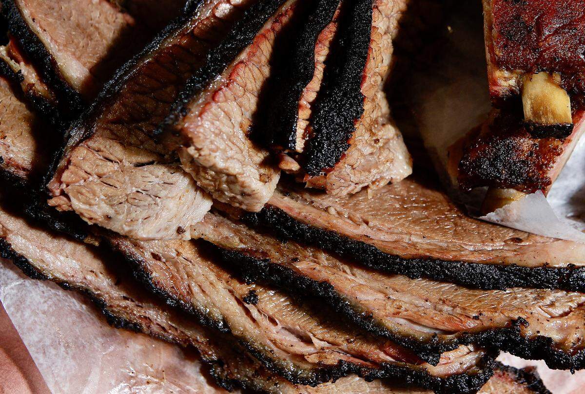 Peppered brisket at Meat U Anywhere barbecue restaurant in Trophy Club, seen Aug. 28, 2016.