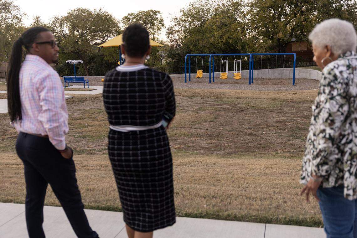 City councilman Chris Nettles, left, Laverne Walker, middle and Barbra Smith, the President and Vice President of the New Mitchell Boulevard Neighborhood Association, take a look at Wesleyan Hill Park in Fort Worth on Thursday, Nov, 13, 2025.