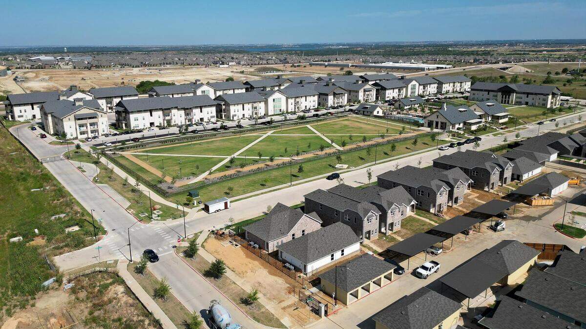 Neighborhoods along Chisholm Trail Parkway expected to add over 90,000 people in the next 20 years. Numerous housing units are planned or under construction in the area.