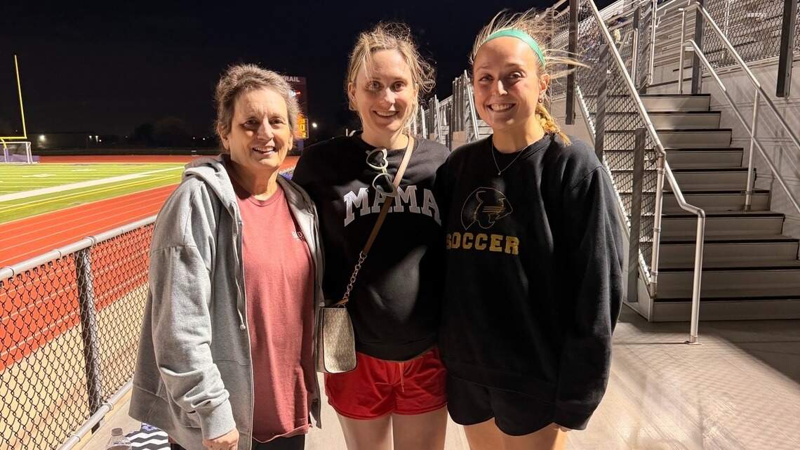 Athlete returns to coach at Fossil Ridge, support mom through cancer battle