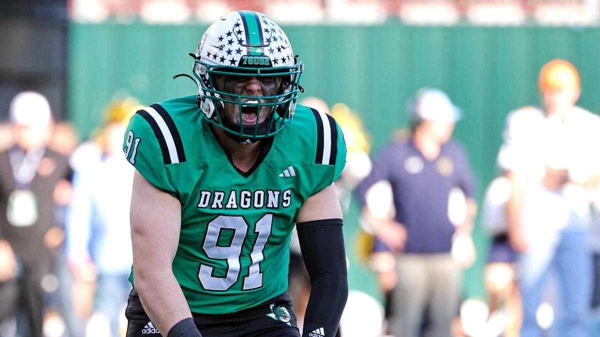 Southlake Carroll defensive lineman Chex Schirripa (91) and the Dragons will face Byron Nelson on Saturday at Choctaw.