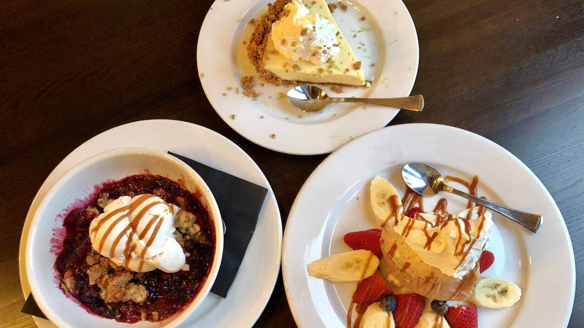 A berry crumble, tres leches cake and Key lime pie (top) are among desserts at LeTara in Haslet.