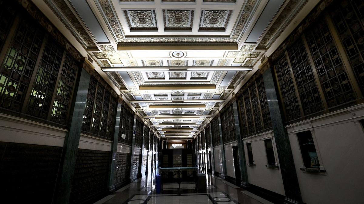 The downtown Fort Worth post office on West Lancaster Avenue opened in 1933, making it the oldest post office in Tarrant County. Much of the original furnishings of the building remain today, giving visitors a glimpse of the past.