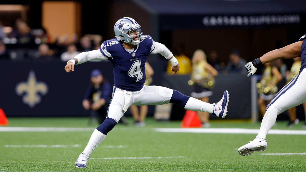 Dallas Cowboys quarterback Dak Prescott gifted each of his teammates new Nike Air Jordan 11 Cool Grey shoes.
