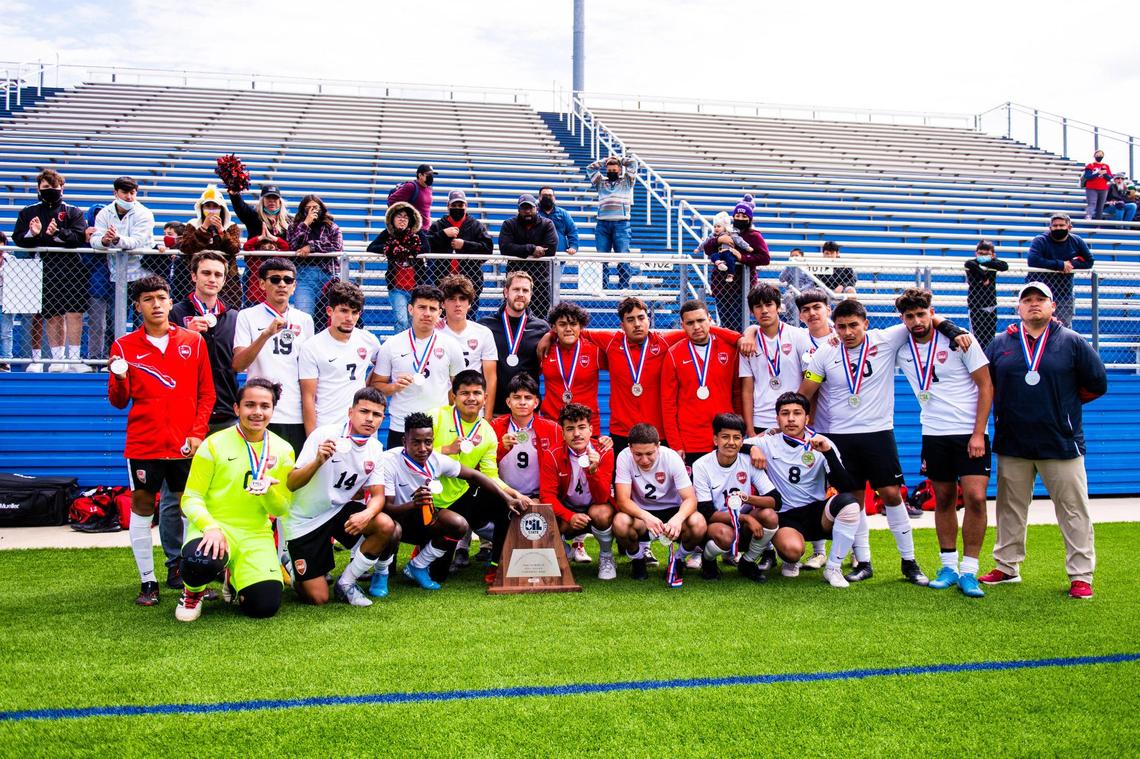 Fort Worth Diamond Hill-Jarvis poses for a team photo after losing to Boerne 1-3 in the 4A state final at Birkelbach Field in Georgetown Texas, on April 17th 2021. Photo by Matt Smith (Special to the Star-Telegram).