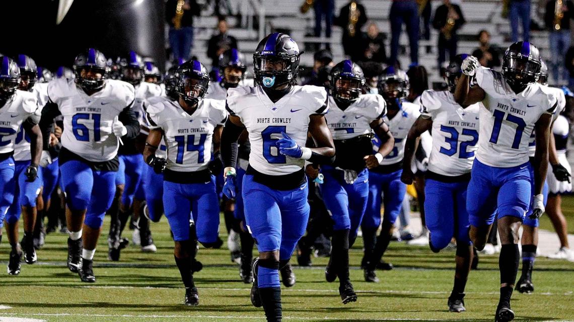 The North Crowley Panthers take the field at a game earlier this season. On Friday, they’’ll look to win their first playoff game since 2003 when they face Trophy Club Nelson. (Steve Nurenberg Special to the Star-Telegram)