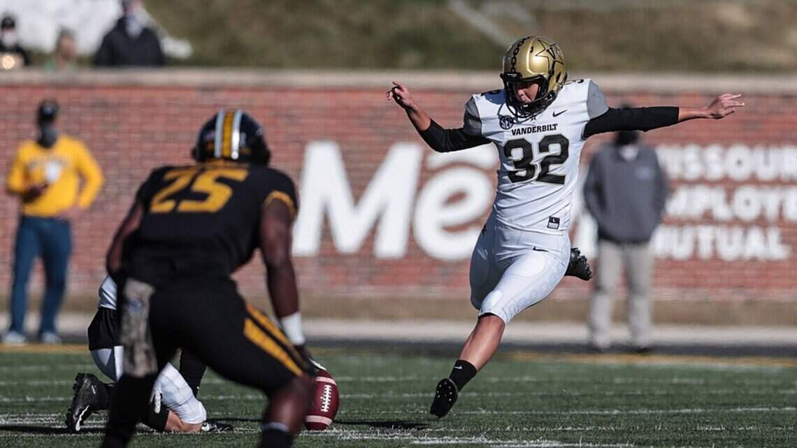SEC football roundup: Winless Vanderbilt still makes history