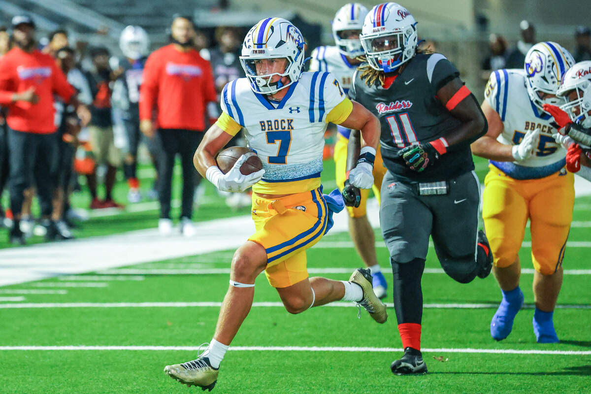 Brock’s Colt Matlock (7) runs after the catch for a touchdown against Fort Worth Southwest on Thursday, Sept. 18, 2025 at Scarborough-Handley Field in Fort Worth, Texas.