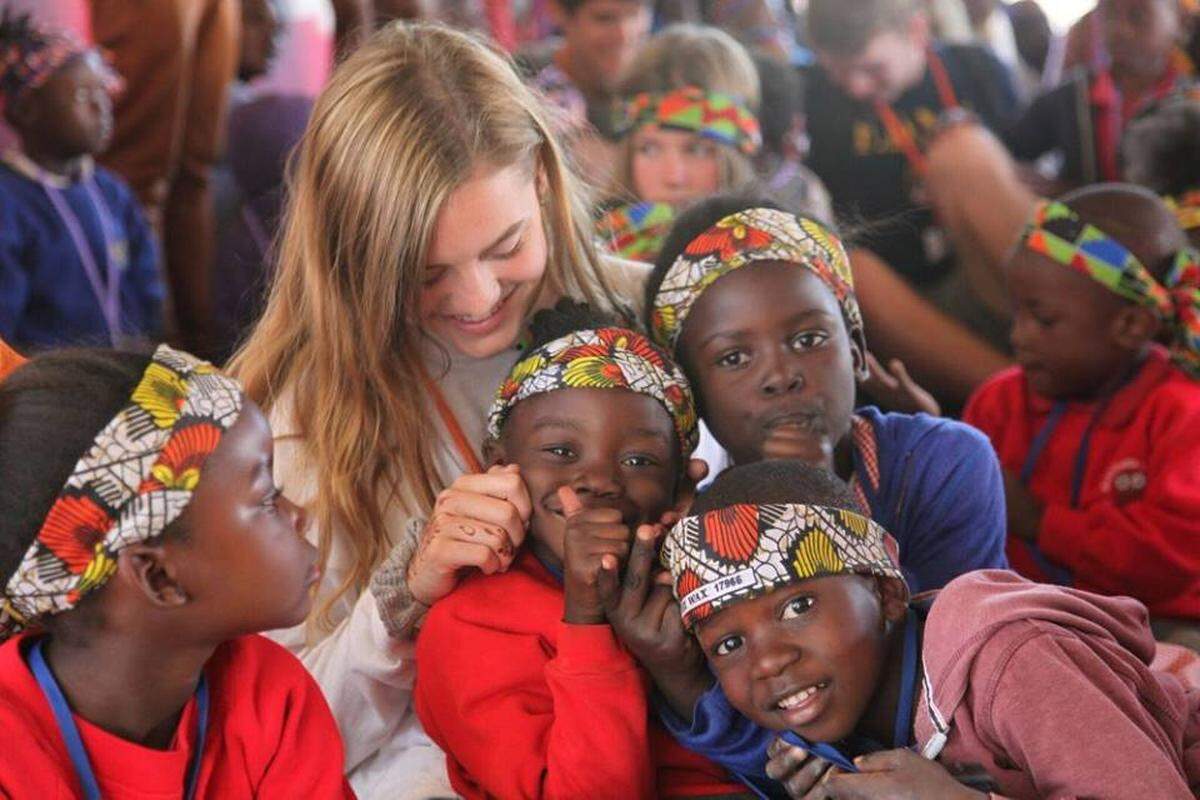 Arise Africa assists children in Zambia with medical care, clothes and education.
