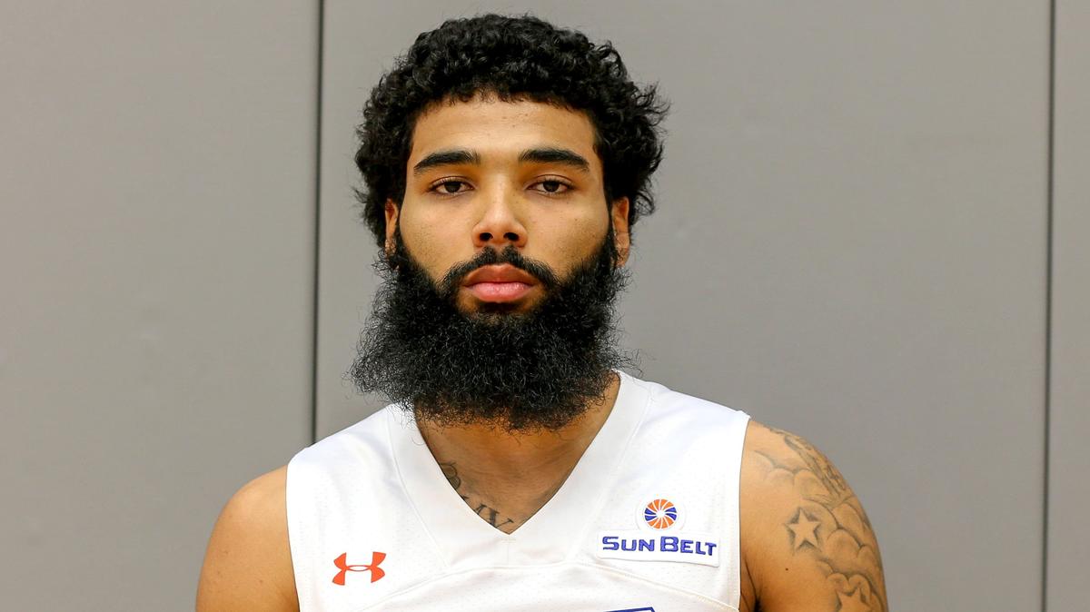 UTA junior guard Brian Warren