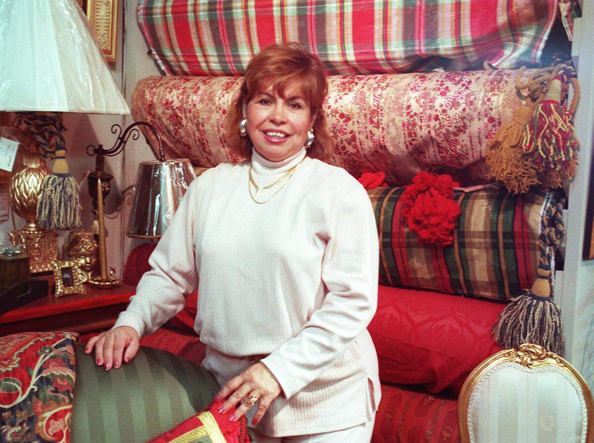 Deyla Gaudiana, owner of J&D Interiors, in her business at 2015 N. Main St. in Fort Worth on Oct. 25, 1999.