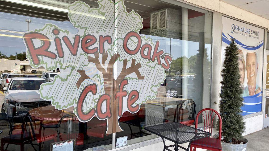 RIver Oaks Cafe has outdoor dining and is open for breakfast and lunch daily.