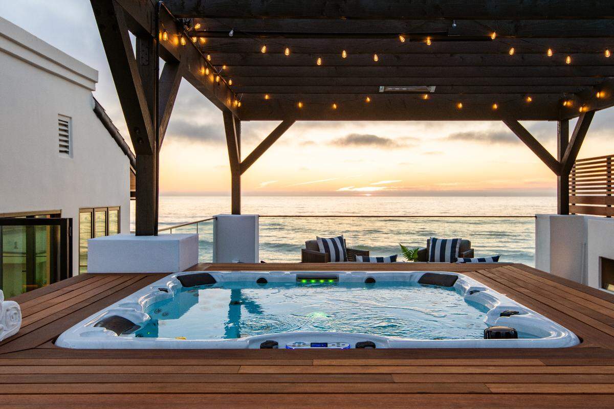 Hot tub