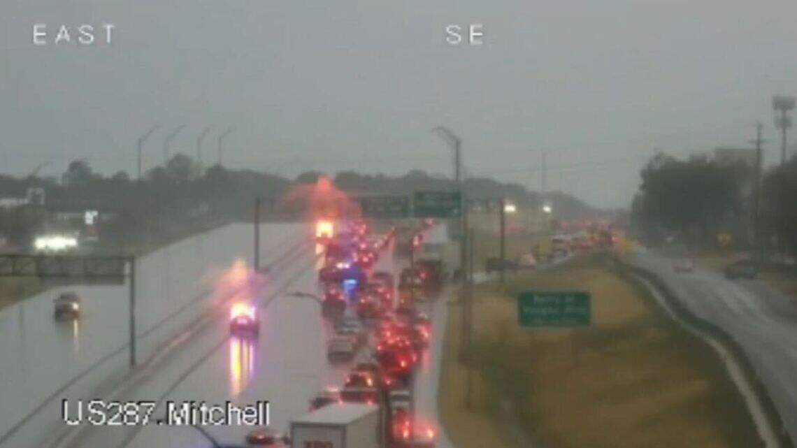 Garbage truck driver killed in Fort Worth crash identified; U.S. 287 reopens