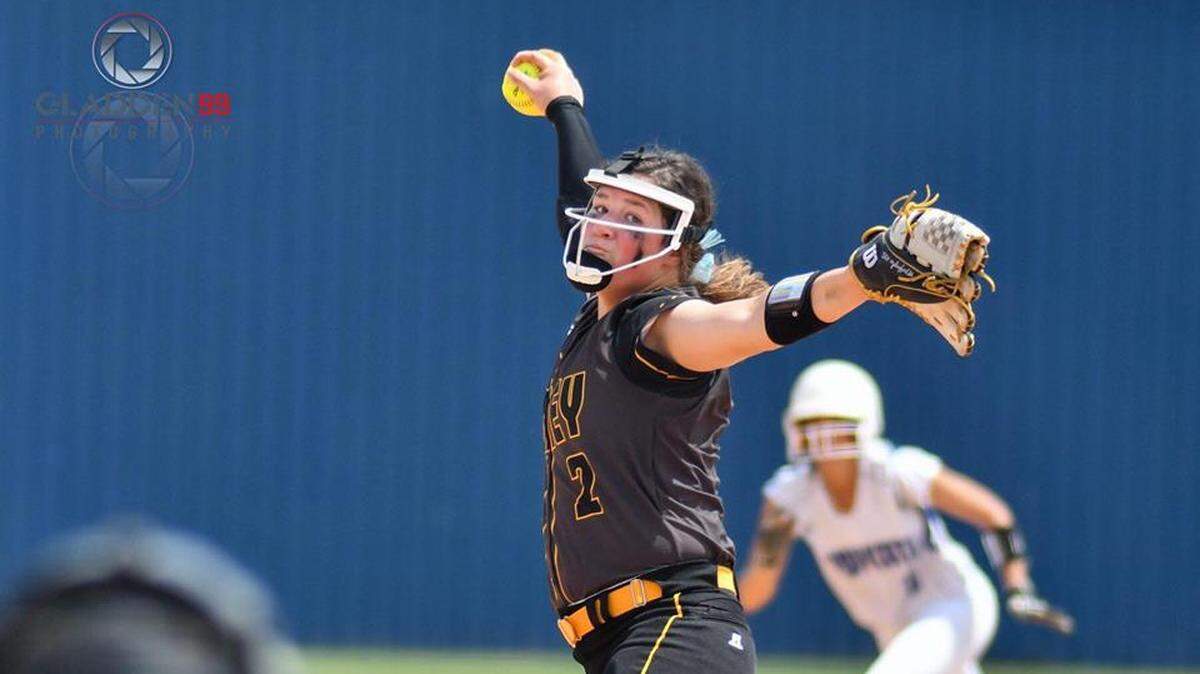 Forney pitcher Savanna DesRochers