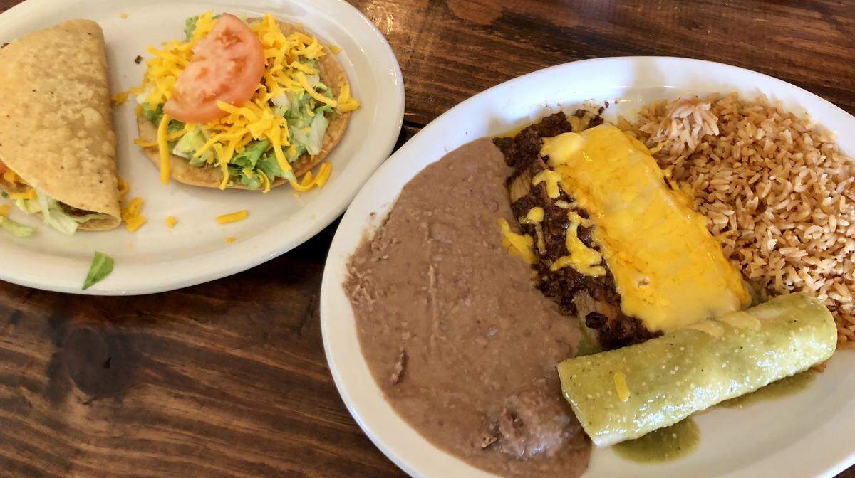 The “comida grande” (large dinner), $9.99, with a green chicken enchilada at family-owned Chuy’s Mexican Restaurant’s new location in east Fort Worth. (It’s not related to the larger Austin-based Chuy’s Tex-Mex chain.)