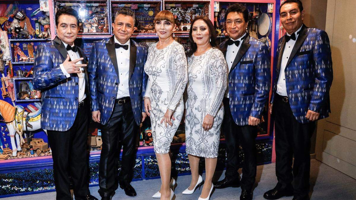 La agrupación Los Ángeles Azules, fundada por la familia Mejía Avante, presenta en los Estados Unidos la gira de conciertos “Todos somos cumbia”.