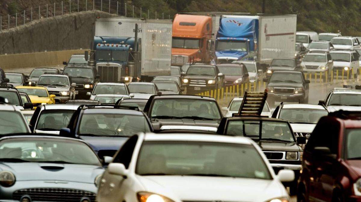The state’s AirCheckTexas program provides replacement vouchers or subsidies to help drivers replace or repair gas guzzlers.