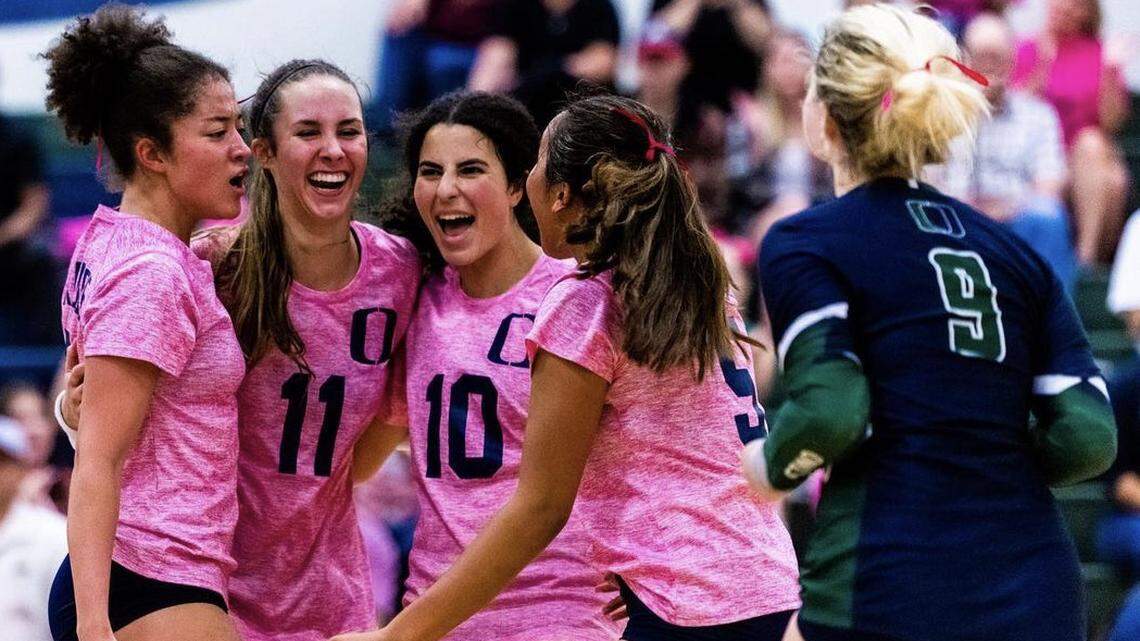Arlington Oakridge celebrates a 3-0 win over FW Country Day to improve to 4-0 in district play (Matt Smith/Star Telegram)