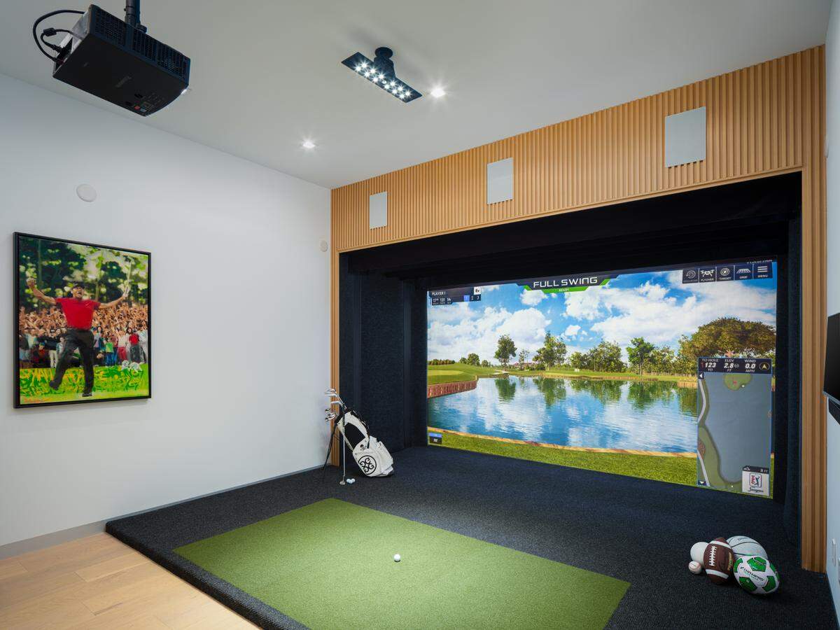 Golf simulator