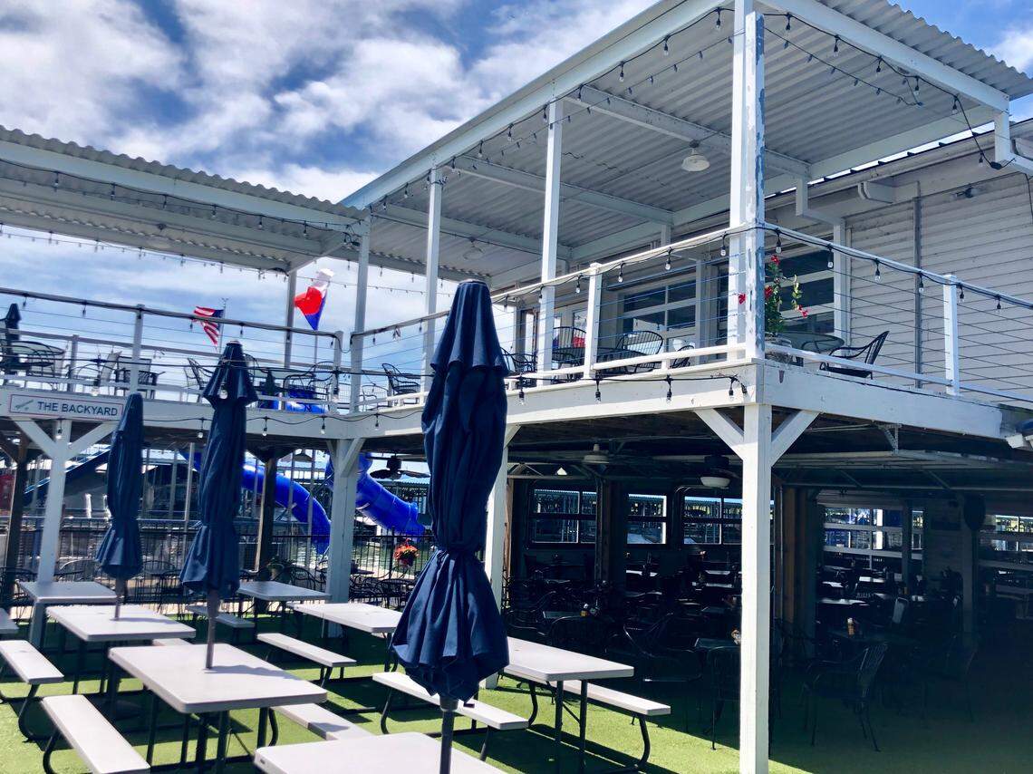 The outside deck at The Oasis at Joe Pool Lake.