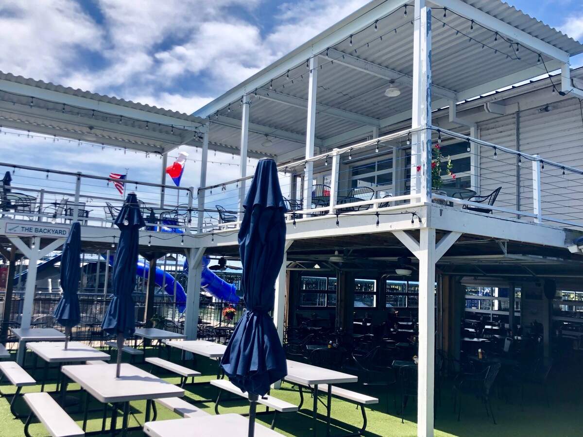 The outside deck at The Oasis at Joe Pool Lake.