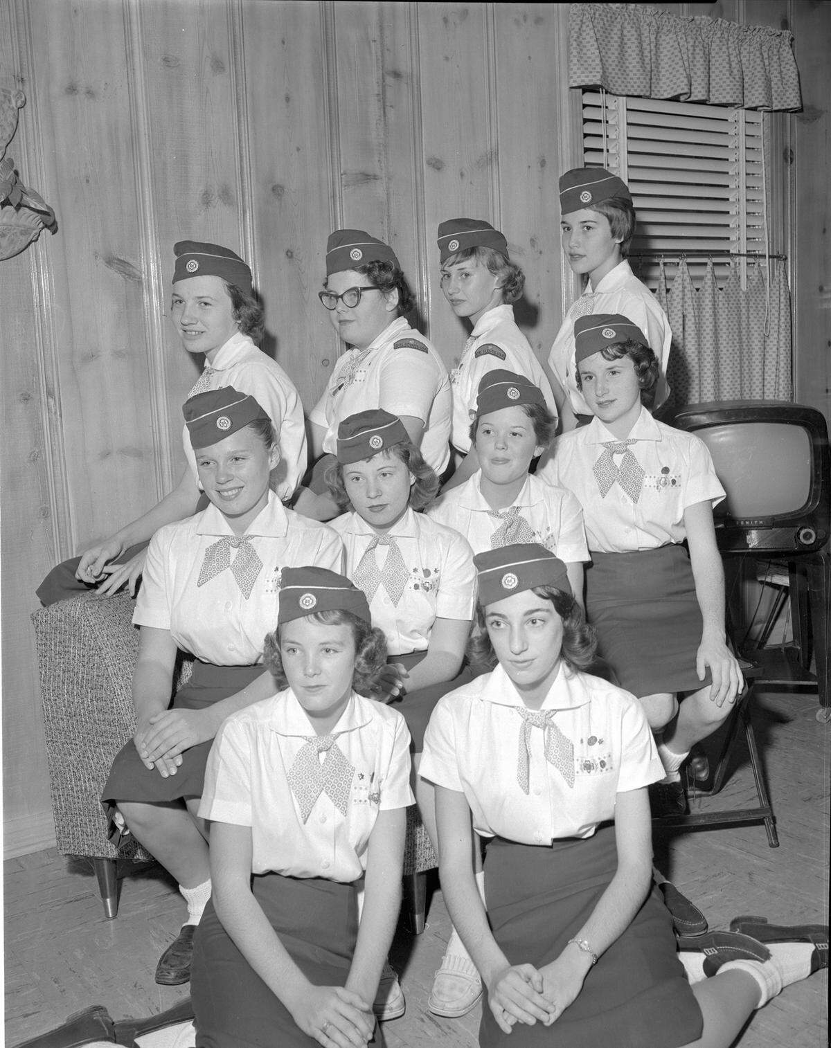 Oct. 26, 1959: Girl Scouts’ highest award, The Curved Bar, won by members of Troop 242: Front left, Linda Barr and Nancy Barnes; second row, Jeanette Barber, Nancy Lathrop, Francina Mason, Jametta Long; back row, Suzanne Wadlington, Susan Hofmann, Janet Hooton and Susan Begley.