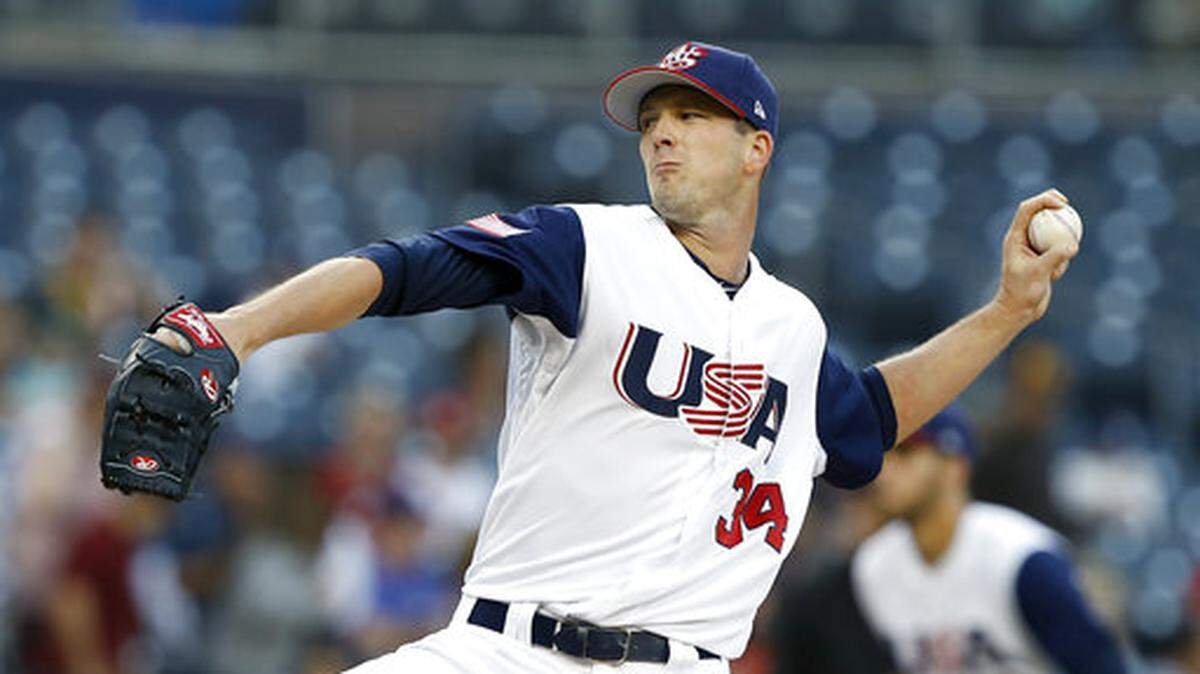 The Texas Rangers acquired left-hander Drew Smyly and a player to be named later in a trade with the Cubs for a player to be named later.