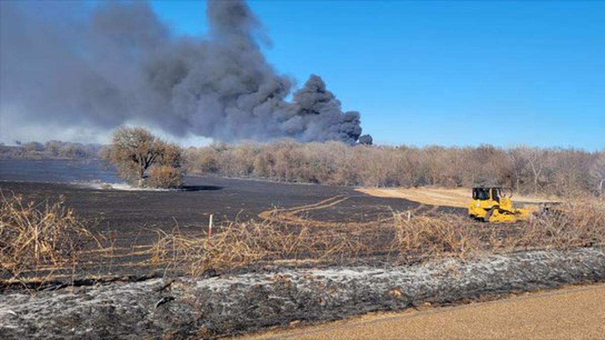 About 6 p.m. Monday, Feb. 14, 2022, the Texas A&M Forest Service said a grass fire in Wise County was an estimated 100 acres and 40% contained. Planes dropped fire retardant on the blaze, while ground crews continued to construct a containment line around the perimeter.