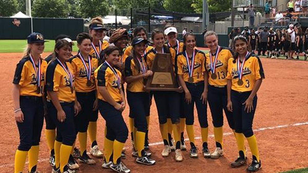 FW Arlington Heights with its state semifinalist trophy at McCombs Field, Friday June 1, 2018.