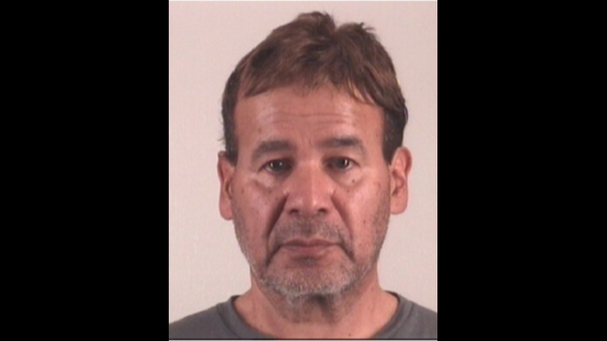 Ramond Davis Jr., 60, is accused of posing as an attorney to scam Tarrant County inmates and their families out of thousands of dollars, according to the Sheriff’s Office.