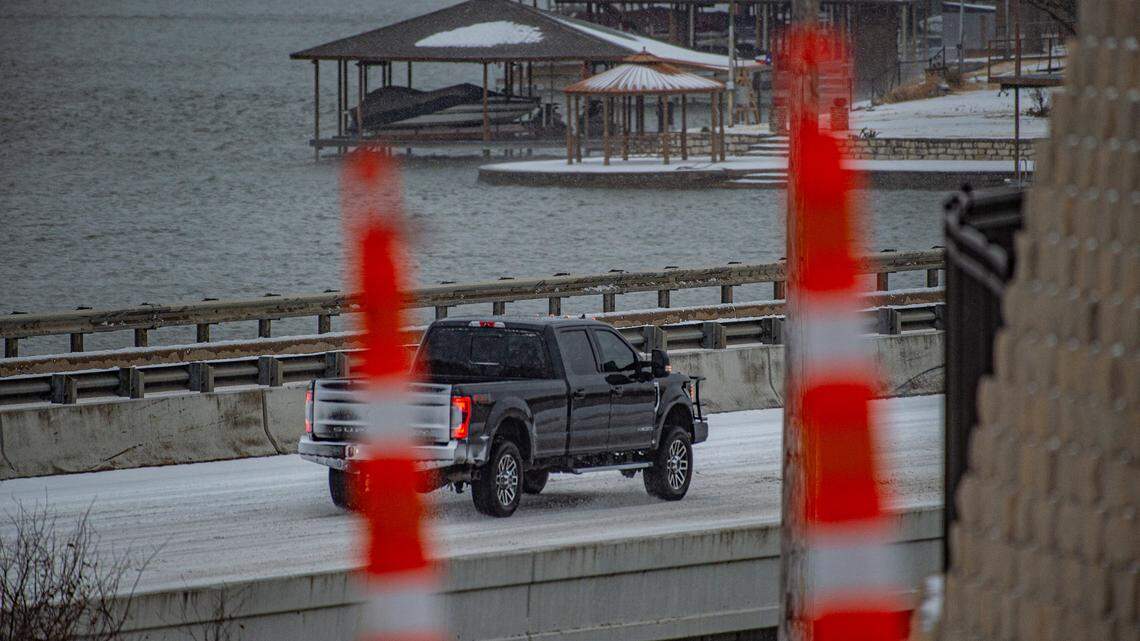 A survey said that motorists “would be more inclined to pick up a stranger in a snowstorm than a heatwave.”