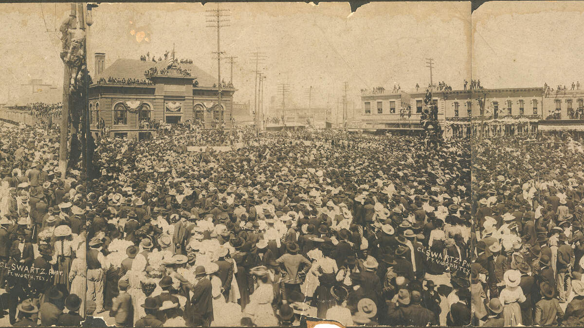 President Theodore Roosevelt visited Fort Worth on April 8, 1905. A large crowd gathered around the T & P Freight Depot building on Throckmorton Street.