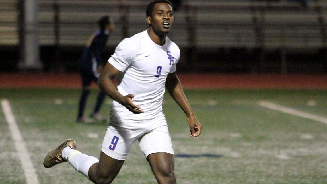 Kevin Tankou scored the game-winning header for Sam Houston against Arlington Lamar.