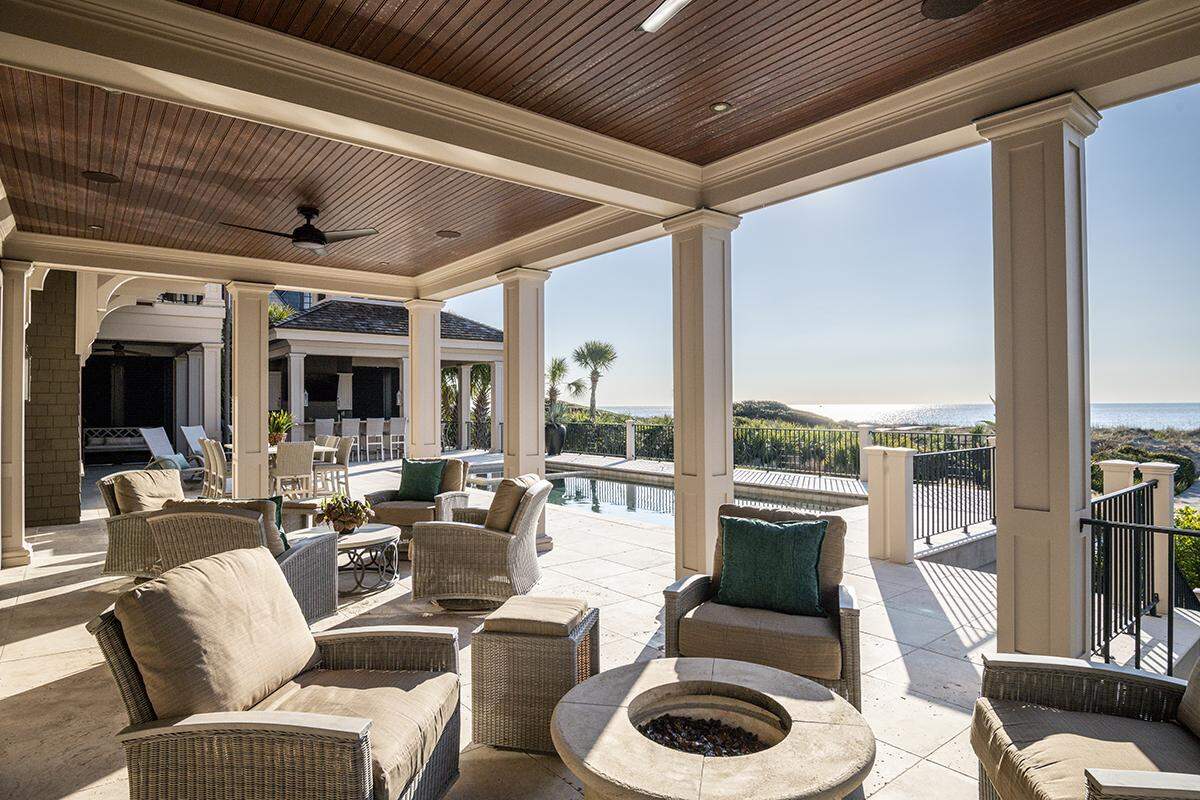 Outdoor living room