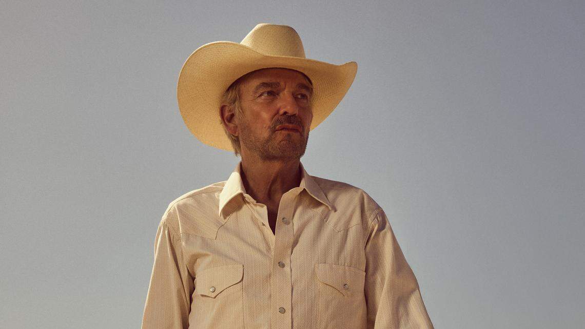 How many cigarettes does Billy Bob Thornton smoke on ‘Landman?’ We counted