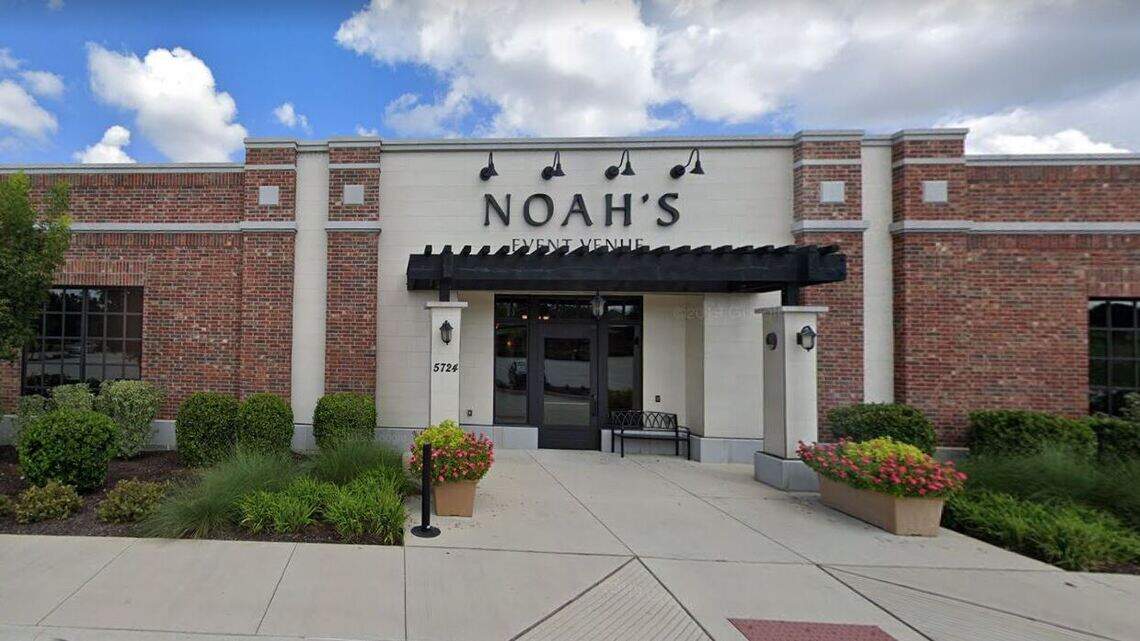 A popular North Texas wedding venue just closed all of its locations without warning