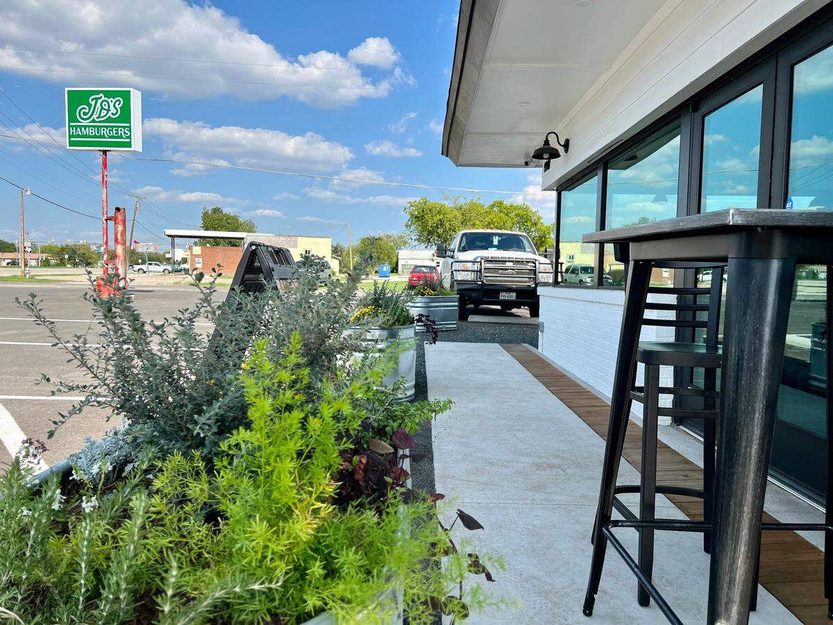JD’s Hamburgers replaced an old roadside tavern in the Westland neighborhood of west Fort Worth.