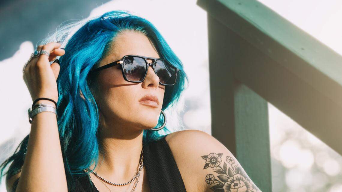 Red dirt country’s latest rising star is a North Texas native with blue hair