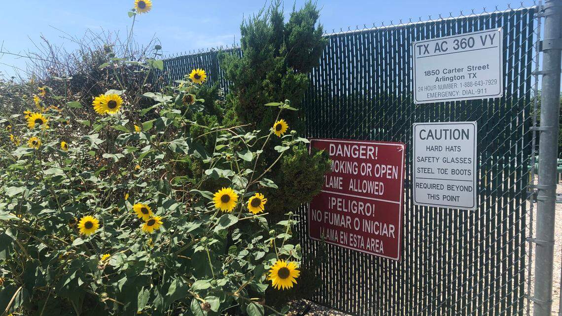 Arlington’s City Council denied Tuesday in a 5-4 vote a permit application to drill natural gas wells near a daycare in the city.