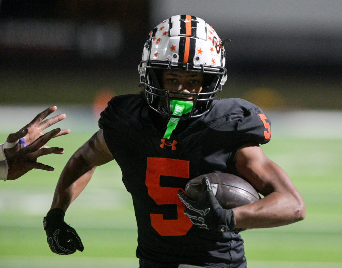 Haltom Buffalo running back Vudrico Roberson (5) runs towards the end zone during a UIL bi-district playoff football game against Richardson High School at Birdville ISD FA/AC in North Richland Hills, Texas on Friday, Nov. 15, 2024.