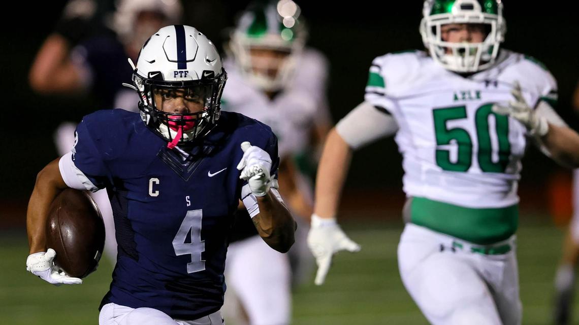 All Saints running back Montaye Dawson (4) goes 75 yards for a touchdown against Azle during the first half, Friday night, September 25, 2020 played at All Saints High School in Fort Worth, TX. (Steve Nurenberg Special to the Star-Telegram)