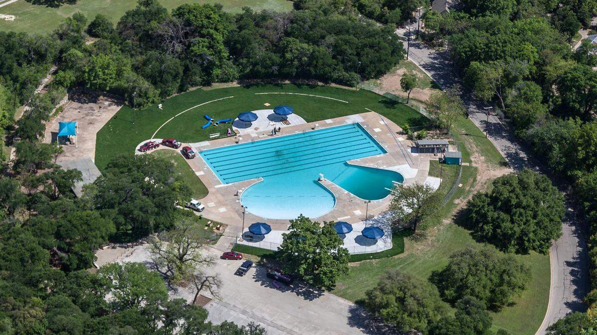 Fort Worth’s new Forest Park Pool will keep its eight lane and 50-meter design after residents objected to an earlier plan that would have reduced the pool to four lanes and 25 meters.