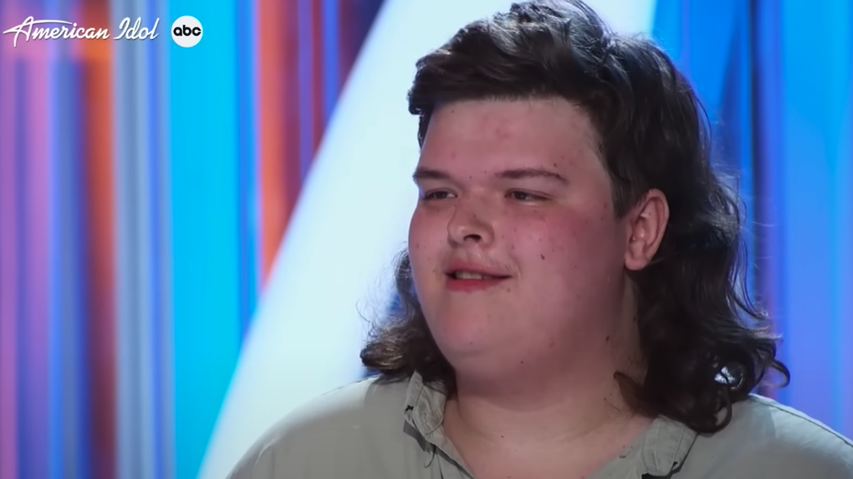 Trey Louis, a 21-year-old from Santa Fe, Texas, advanced to the Hollywood round of “American Idol” during the Sunday, Feb. 26, episode.