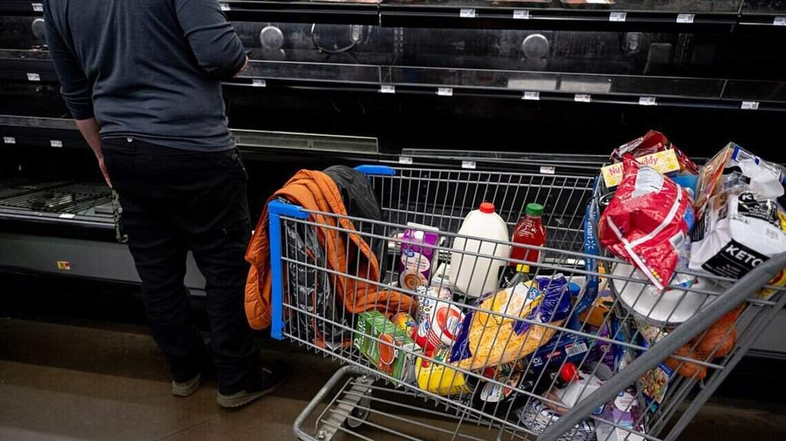 Walmart, Kroger, H-E-B limit hours Monday in Fort Worth; here’s when they open