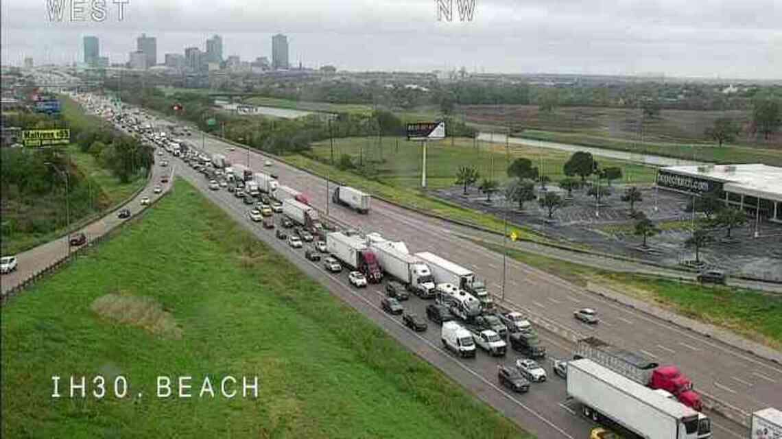 Crashes on I-30, U.S. 287 cause traffic delays, lane closures in Fort Worth Thursday