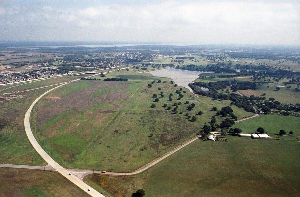 Oct. 30, 1997: An aerial view of Ross Perot Jr.’s Circle T Ranch in Westlake.