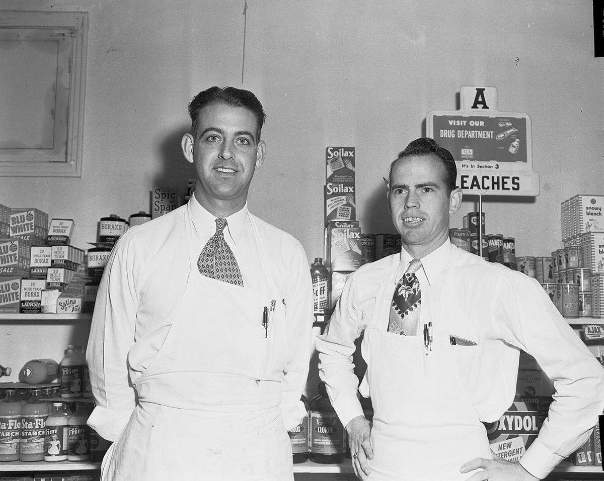 Dec. 30, 1952: Johnny Lemond, left, and Grady Gandee, employees of the new A.L. Davis food store at 3628 McCart, wearing their aprons and standing in the cleaning products aisle. (The location today is a state parole office.)